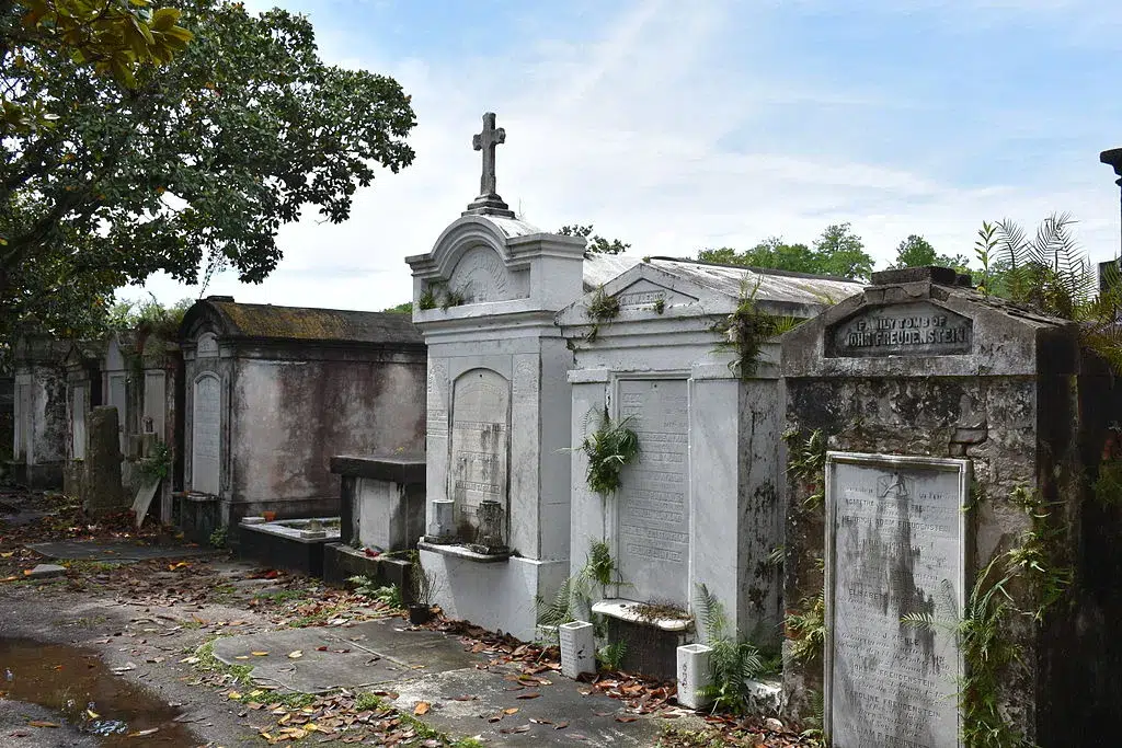 Best Cemeteries to Visit in New Orleans: Lafayette Cemetery